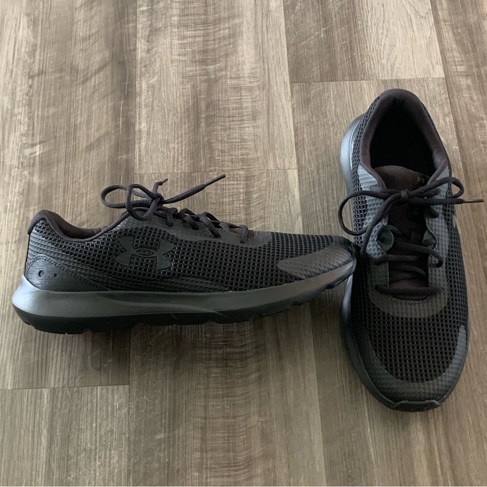 Men’s Under Armour Black Running Shoes - 12
